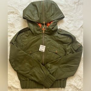 Bebe Women’s Soft Lamb Skin Leather Army Green Crop Hooded Bomber Jacket Size 6